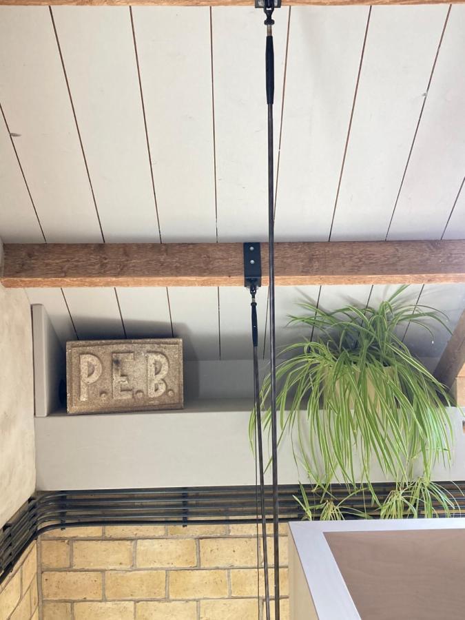 Tiny House Van Hoogspanning Naar Ontspanning 버둠 외부 사진